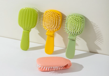 What Is the Best Brush for Curly Hair When Aiming to Reduce Frizz and Breakage