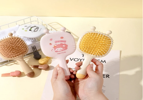 Bee Antenna Comb